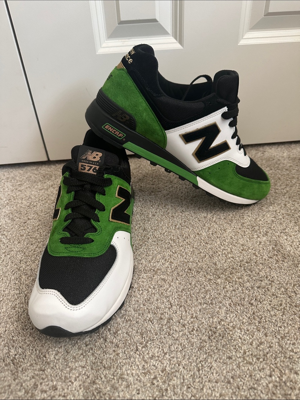 *RARE* New Balance Men’s 574 Retro Sneakers M576LOGW